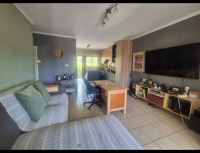 2 BEDROOM SECTIONAL TITLE FOR SALE IN THE WOLDS